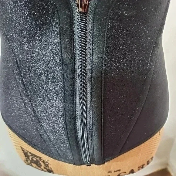 Buy 1, get 1 free! 🔥  The Kimberly Reid Collection 3 Belt Vest Waist  Trainer - Picture 5 of 14